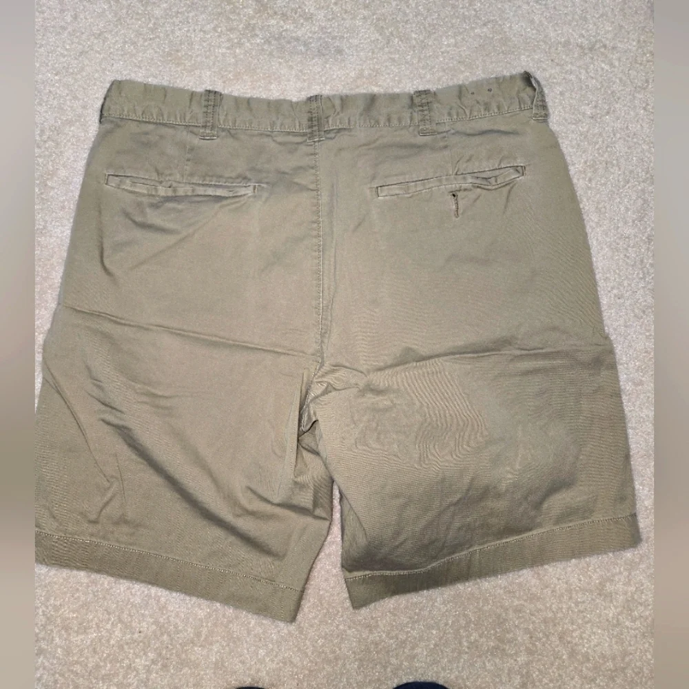 J. Crew Men's waist 33 Stretch Flat Front Shorts